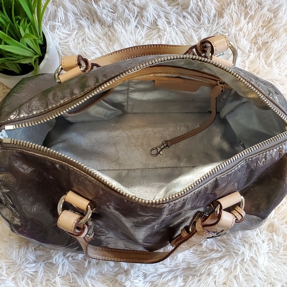 Michael Kors Handbag - Picture 3 of 7